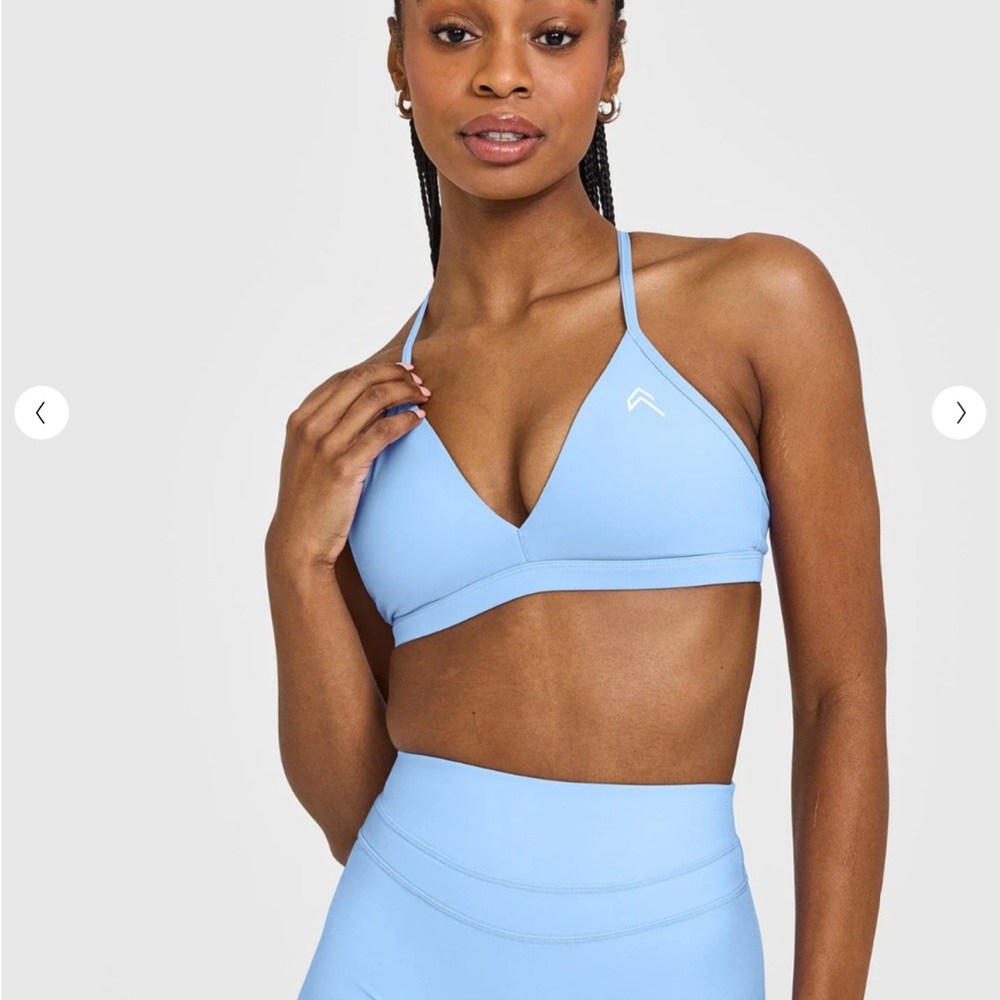 Easylift ultra minimal v neck sports bra by Oner active